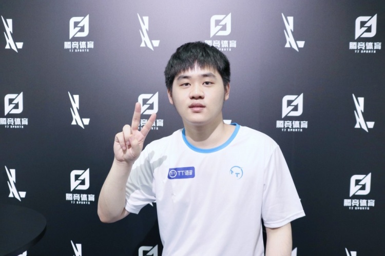 默认架构与 默认架构与